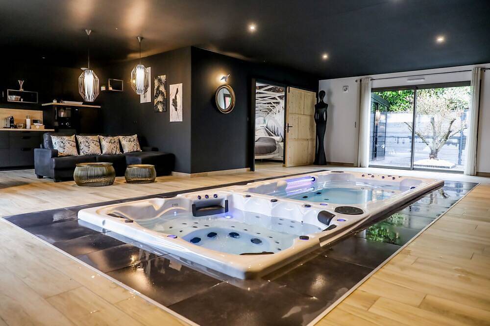 Villa, en privatif: mini piscine, spa, sauna. Piscine extérieure à partager... in Bain-de-Bretagne, Région de Redon