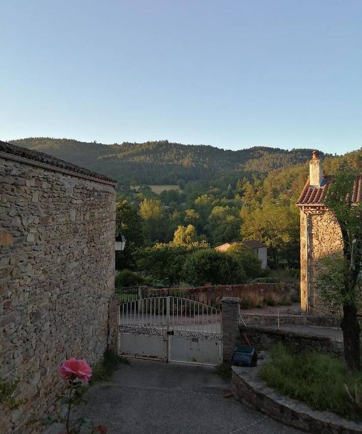 Location de vacances pour 9 personnes, avec jardin et vue à Lavaudieu - 2