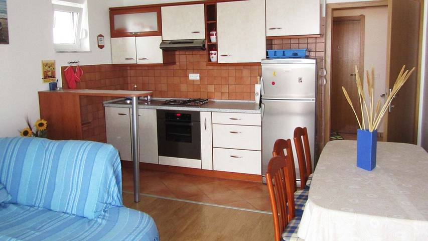 Ferienwohnung für 2 Personen, mit Terrasse in Banjol - 4