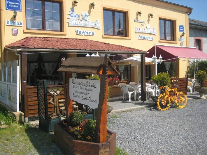 Chambre d’hôte pour 2 personnes, avec Terrasse ainsi que Jardin et Vue à Vresse-sur-Semois