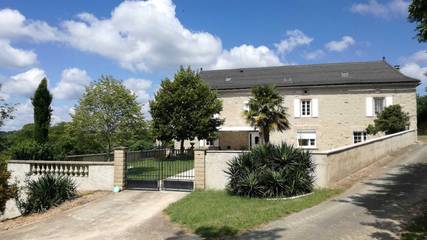 Gîte pour 9 personnes, avec jardin et piscine à Mirandol-Bourgnounac