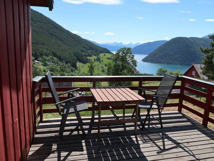 Feriehus for 5 personer, med Terrasse og Hage i Sogndal 