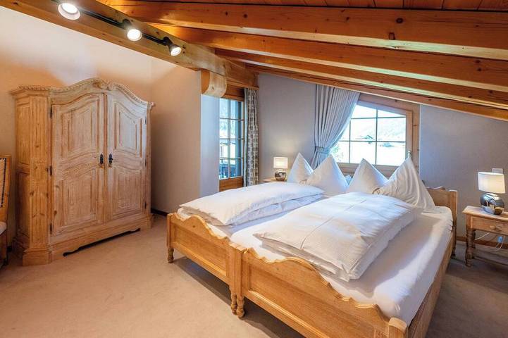 Ganze Wohnung, Bündastrasse 22 Og Appartement/Fewo, Dusche oder Bad, Wc 6 1/2-Zimmerwohnung in Flüelapass, Davos