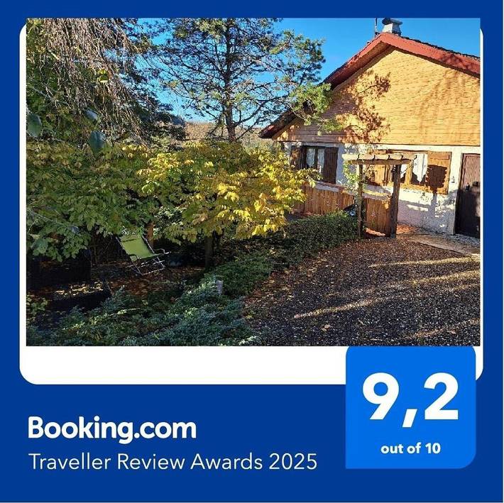 Location de vacances pour 8 personnes, avec jardin et vue à Doucier - 2