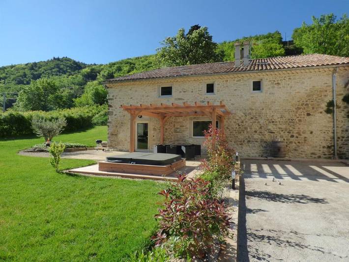 Location de vacances pour 6 personnes, avec jacuzzi et jardin à Roche-Saint-Secret-Béconne - 4