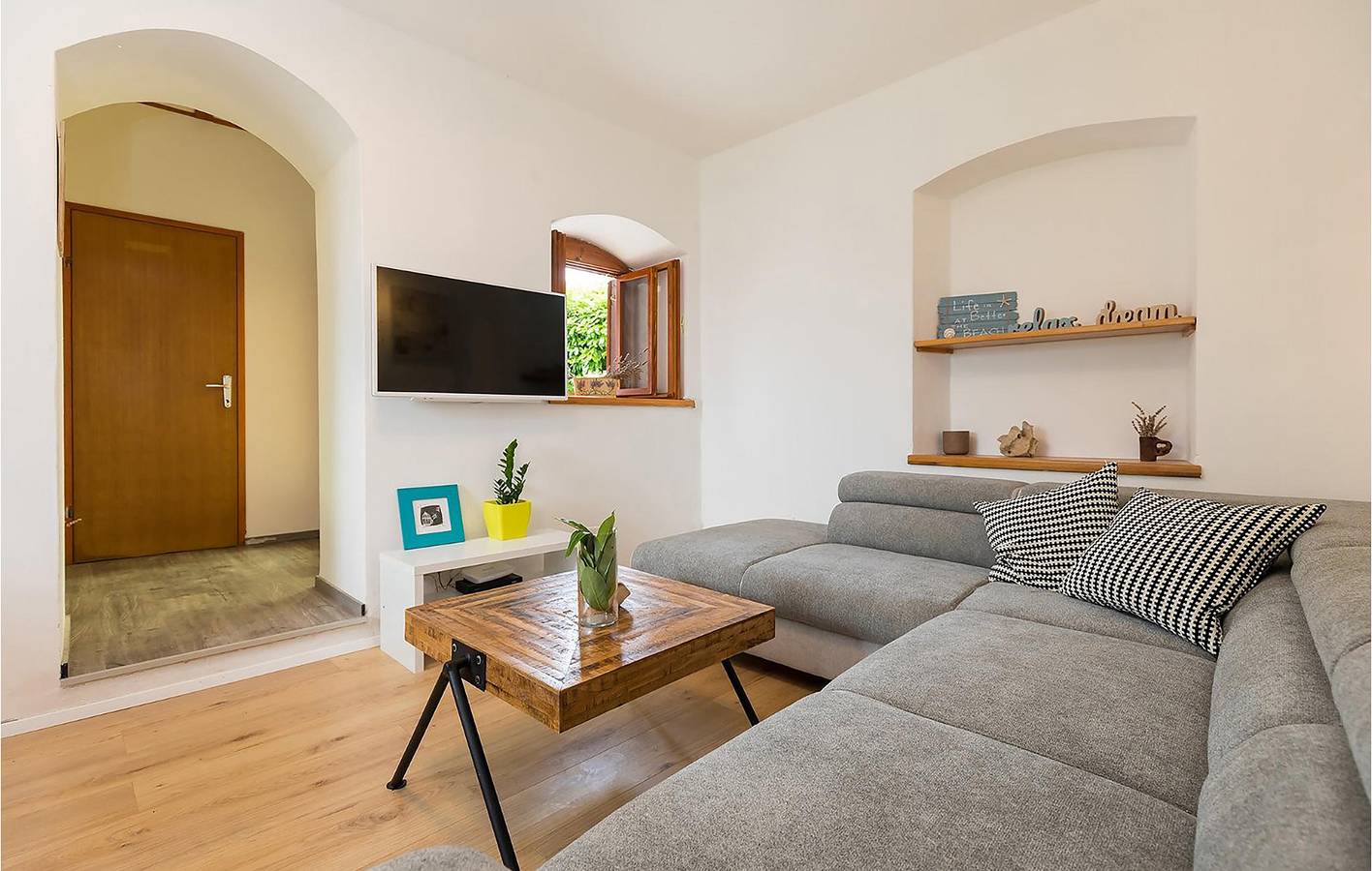 Gemütliche Ferienwohnung mit Terrasse, WLAN und Parkplatz – 400 m zum Restaurant in Grad Poreč, Porec und Umgebung