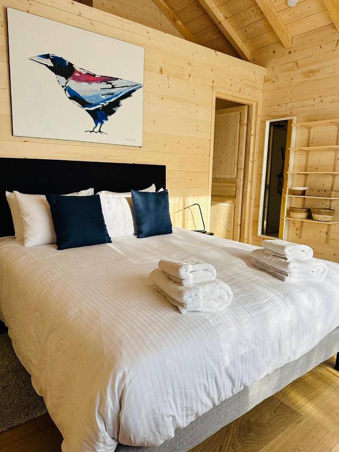 Chambre d’hôte pour 3 personnes, avec terrasse ainsi que jardin et vue