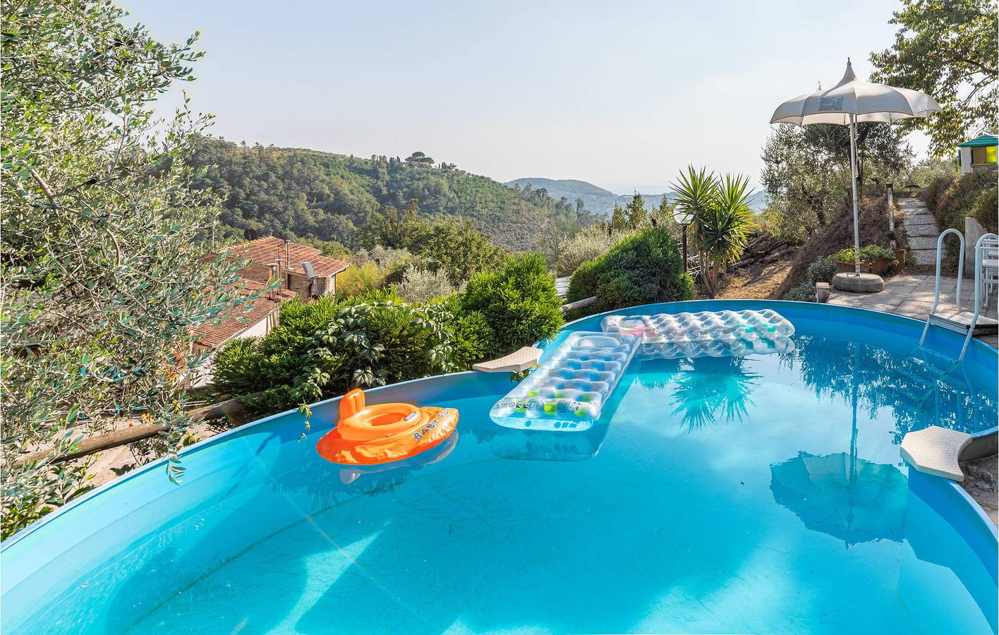 Rifugio a bordo piscina con parcheggio e internet in Marliana, Provincia di Pistoia