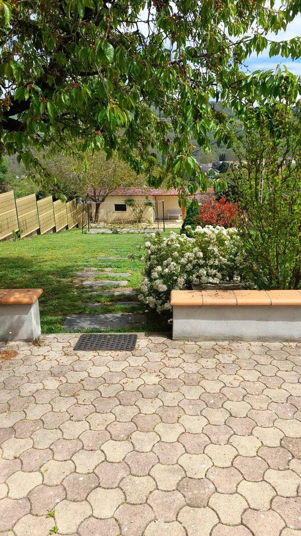 Location de vacances pour 2 personnes, avec jardin dans Région de Besse-et-Saint-Anastaise - 3