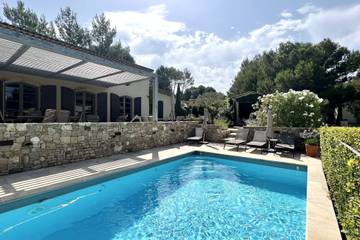 Maison De Vacances pour 8 Personnes dans Mallemort, Région d'Arles, Photo 2