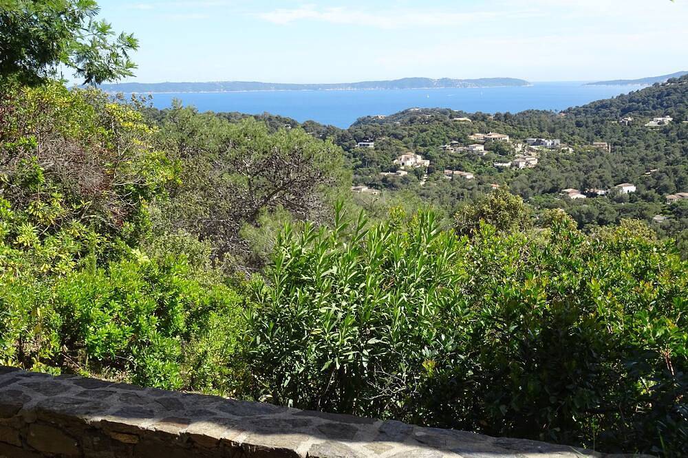 Schöne Aussicht auf das Meer - Inseln von Hyeres - private Strände - in der Nähe von Lavandou in Cap Bénat, Bormes-les-Mimosas