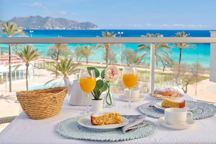 Ferienwohnung für 4 Personen, mit Balkon und Terrasse sowie Ausblick und Seeblick auf Mallorca