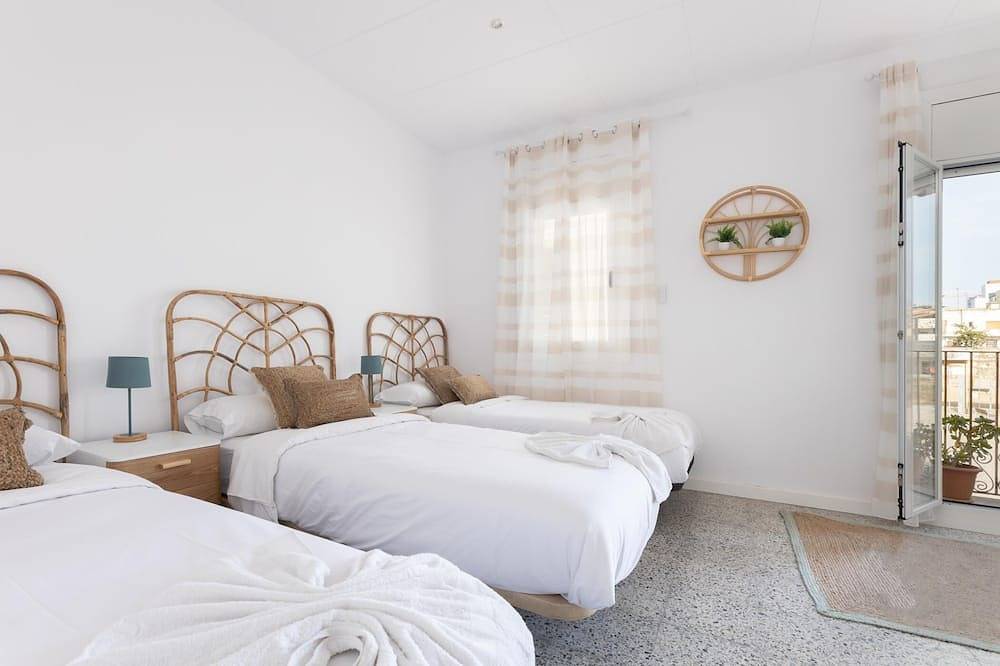 25km from Barcelona and 400 meters from the beach and train station in Mataró, Costa del Maresme