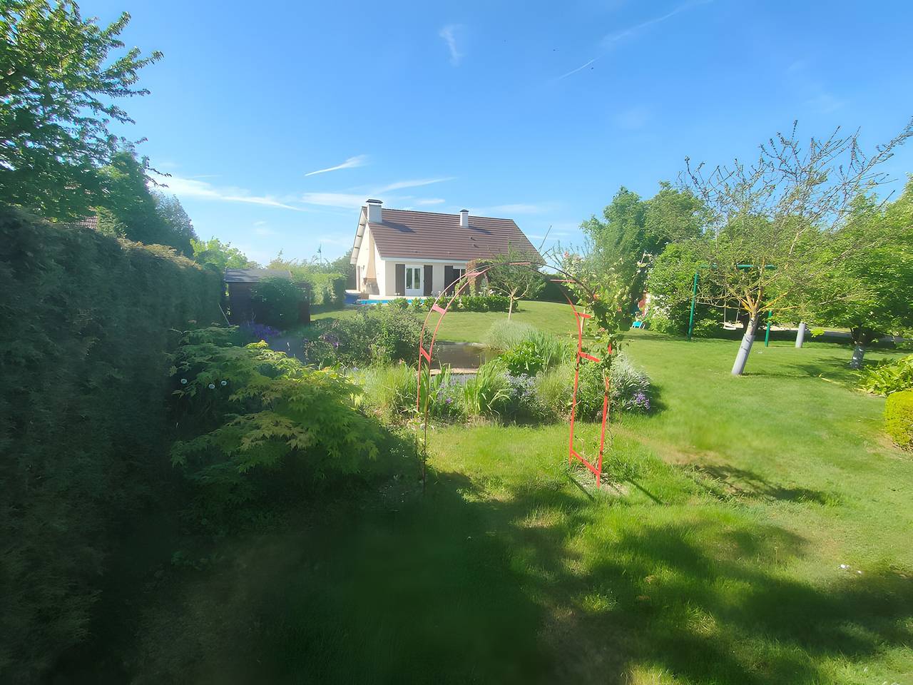 Chambre d’hôtes « Chez Pierre et Jocelyne » avec piscine partagée, Wi-Fi et climatisation in Vitry-la-Ville, Marne