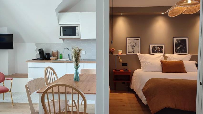 Location de vacances pour 2 personnes, avec piscine et terrasse ainsi que jardin et jacuzzi à Vannes - 4