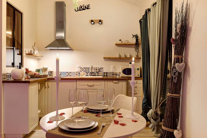 Holiday Home 'Loveroom L’idîle Spa Et Lit Rond' with Private Terrace, Private Garden and Wi-Fi in L'Épine, Noirmoutier