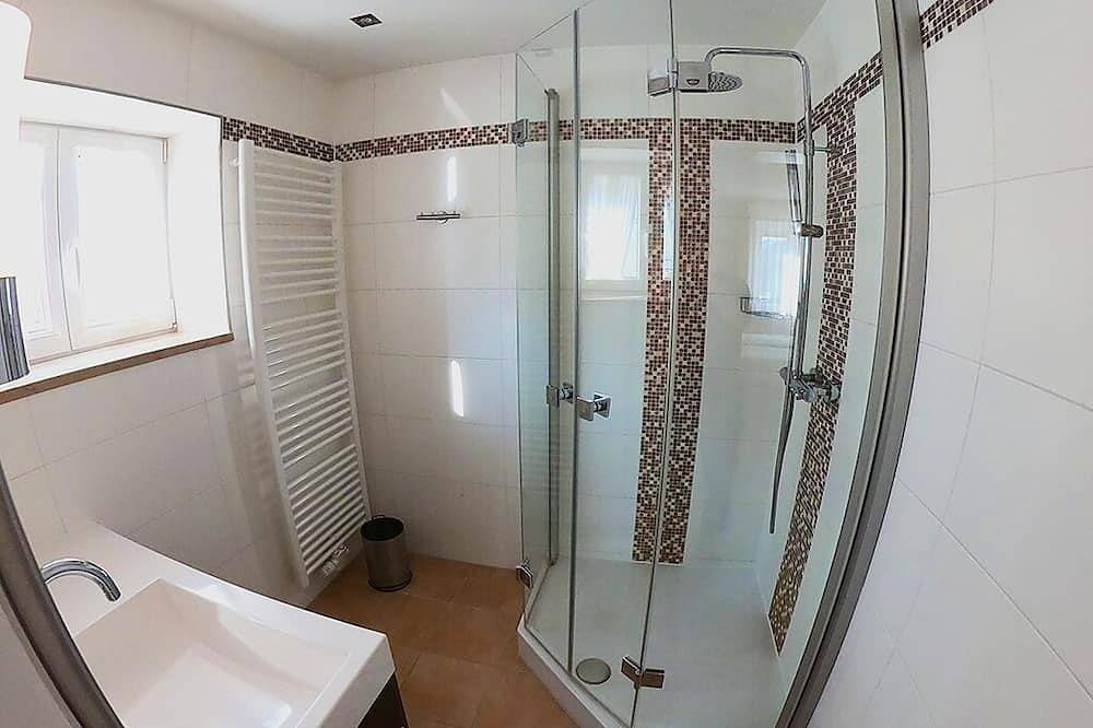 Ganze Wohnung, Ferienwohnung 90qm | Wohnung für Nichtraucher zentral & ruhig gelegen in Bad Birnbach, Bayerische Golf und Thermenland