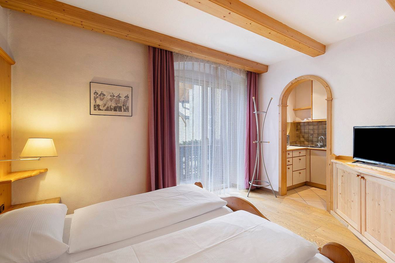 Ganze Wohnung, Apartment 'Mupan Genziana Monolokal' mit Bergblick, Balkon und Wlan in San Vigilio di Marebbe, Enneberg