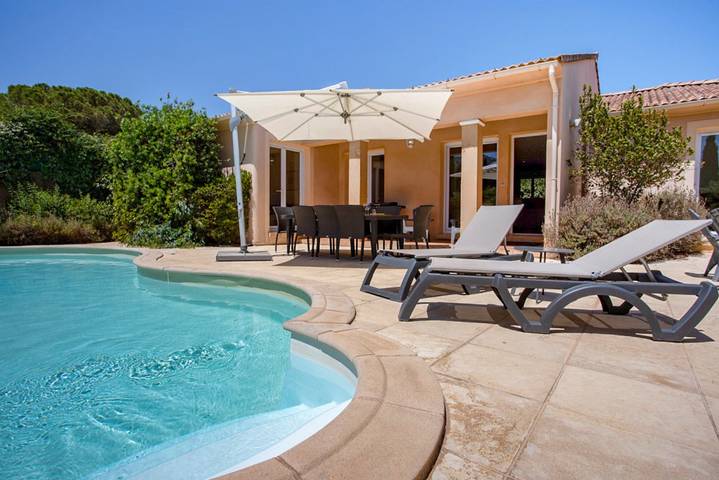 Villa pour 8 personnes, avec terrasse à Calvi