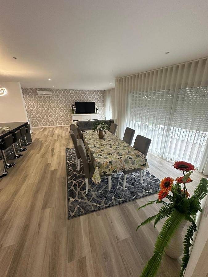 Apartamento para 7 personas, con piscina y balcón en Pombal