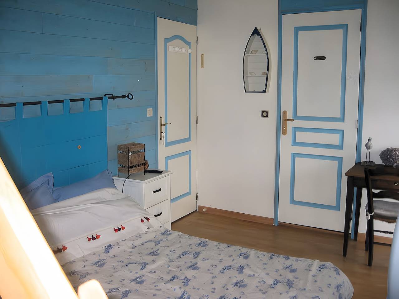 Chambre d’hôtes « Bord de Mer » avec piscine partagée, terrasse et Wi-Fi in Saint-Guinoux, Région de Saint-Malo