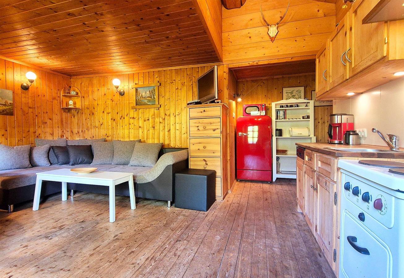 Ganze Ferienwohnung, * 3-Raum Hütte für bis zu 4 Personen in Tuxer Alpen, Schlitters
