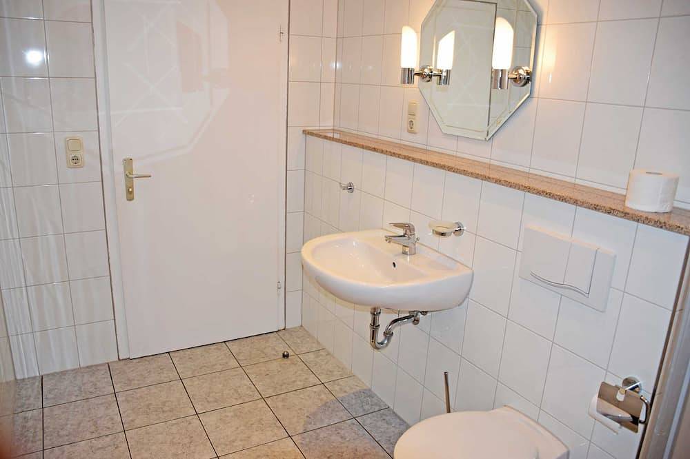 Ganze Wohnung, Ferienzimmer links - Deb 038 Ferienwohnung/-zimmer Aschersleben in Aschersleben, Region Salzlandkreis