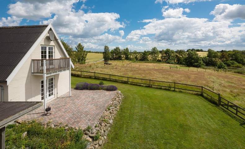 Ferienhaus für 7 Personen, mit Balkon und Terrasse sowie Garten und Seeblick in Fredensborg