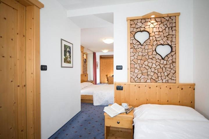 Hôtel pour 2 personnes, avec jacuzzi et sauna ainsi que piscine et jardin, animaux acceptés à Fai della Paganella - 3