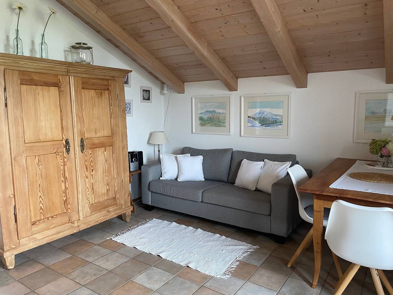 Ganze Ferienwohnung, Ferienwohnung Winkler - Ferienwohnung im 1. Stock mit Tv, vollausgest. Küche, Waschmaschine, Ost- und Westbalkon, 45qm in Prien, Prien am Chiemsee