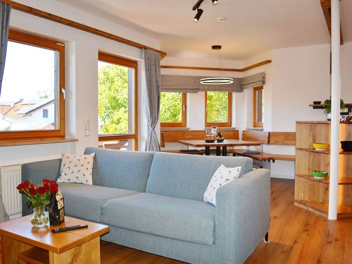 Ganze Ferienwohnung, Chiemseeglück - Alpenländisches Wohngefühl trifft moderne Eleganz ? Ihre exklusive Ferienwohnung am Chiemsee in Chiemseenähe in Chieming, Chiemsee
