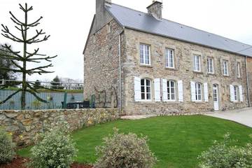 Gîte pour 6 personnes, avec jardin à Saussemesnil