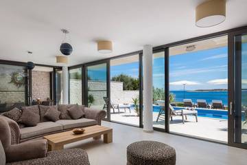 Villa for 9 People in Rukavac, Vis, Photo 4