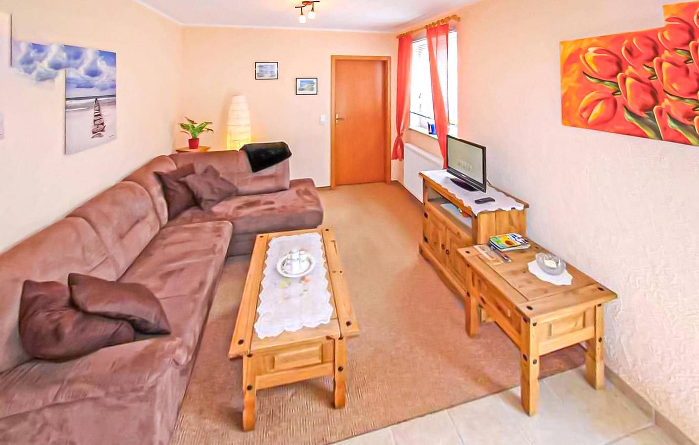 Entire holiday apartment, Cozy Beachside Apartment with Terrace & Parking in Drei Kaiserbäder, Heringsdorf