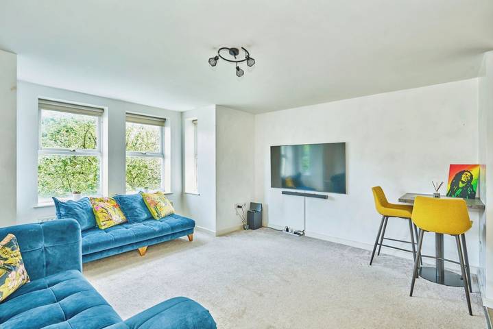 Apartment for 4 people, with terrace in Croydon