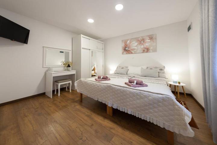 Ferienwohnung für 4 Personen, mit Ausblick und Garten