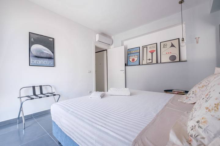 Casa Vacanze 'Ninai Sea Holiday Apartment' con balcone, Wi-Fi e aria condizionata in Furci Siculo, Provincia di Messina