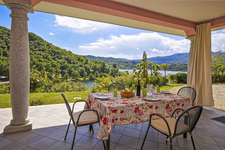 Ferienwohnung für 5 Personen, mit Seeblick und Terrasse am Ortasee