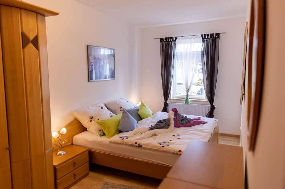 Ganze Wohnung, Ferienwohnung mit 115 qm Wohnfläche im Erdgeschoss in Sonneberg, Frankenwald
