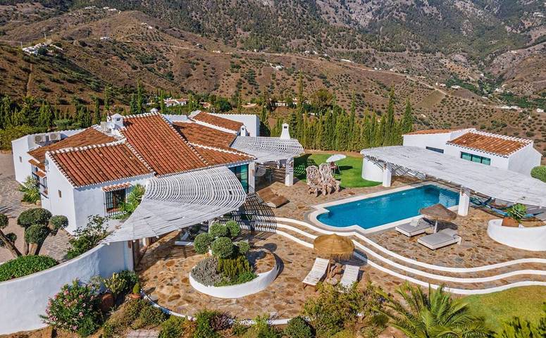 Bohemian Villa mit Pool in der Nähe von Canillas in Canillas de Aceituno, Cordillera Penibética