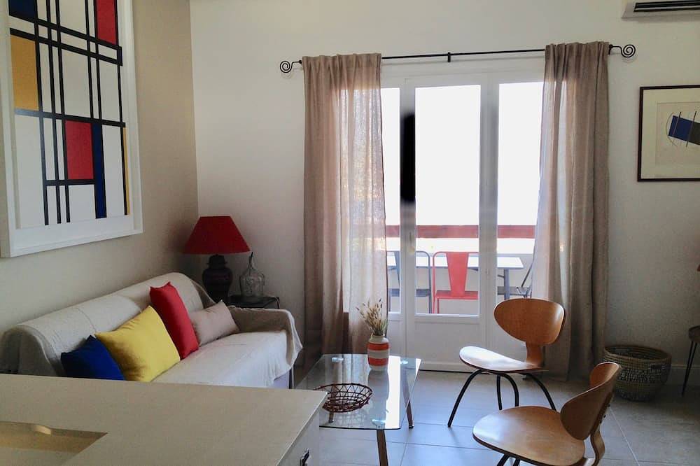 Appartement entier, Charmant appartement climatisé  terrasse vue pleine mer in Tiuccia, Casaglione