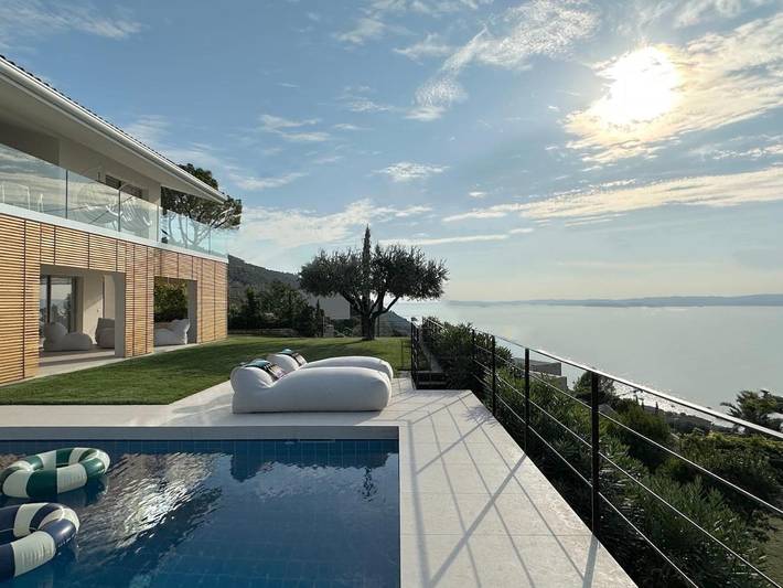 Villa für 8 Personen, mit Balkon und Terrasse sowie Garten und Pool in Torri del Benaco - 2