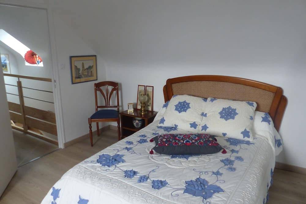 Fully renovated farmhouse in village near a typical fishing port in Hôpital-Camfrout, Región de Brest