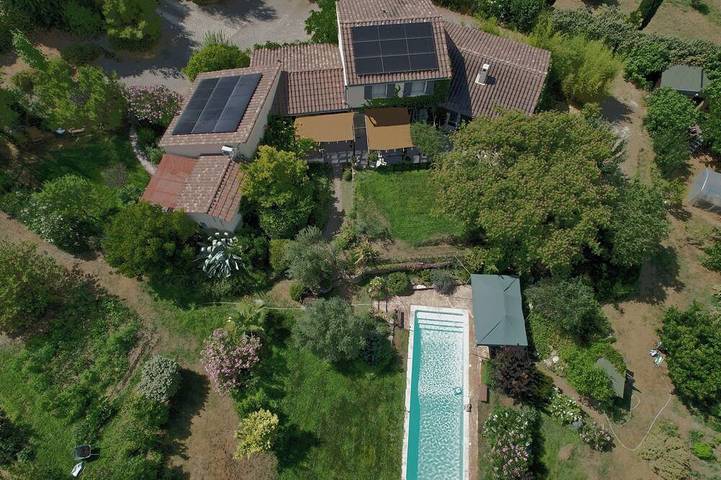 Maison de vacances pour 2 personnes, avec piscine ainsi que jardin et terrasse