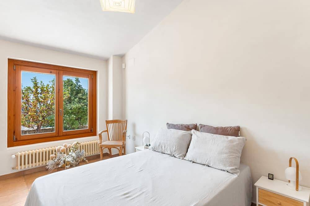Country House 'Estela' with Mountain View, Shared Pool and Wi-Fi in Ibi, Alicante Inland