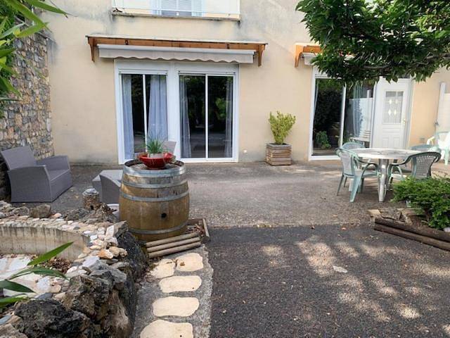 Appartement entier, Three-Bedroom Apartment in Mostuéjouls, Parc naturel régional des Grands Causses