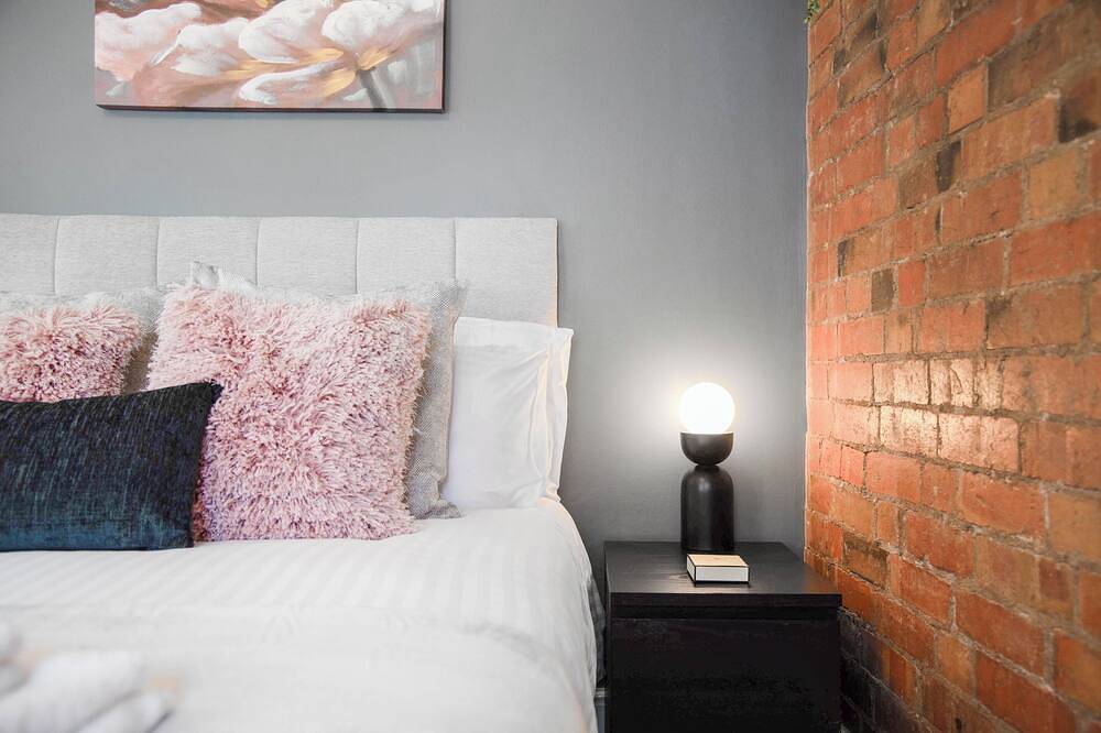 Entire apartment, Whiskawaystays No. 58 Studio No. 1 in Worcester, Worcestershire