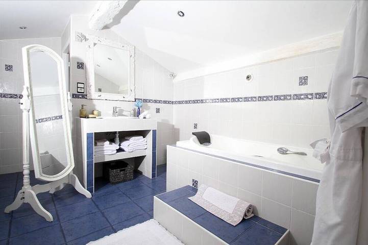 Chambre d’hôte pour 2 personnes, avec jardin et piscine à Vals-les-Bains - 4