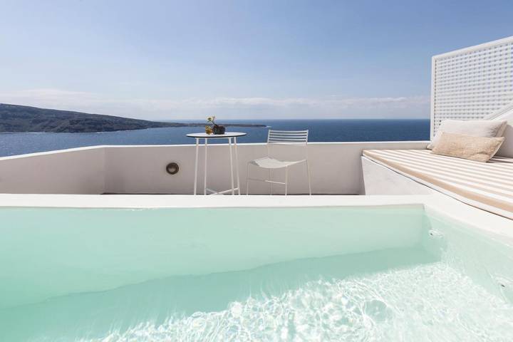 Chambre d’hôte pour 5 personnes, avec jacuzzi ainsi que balcon et piscine à Oia - 3