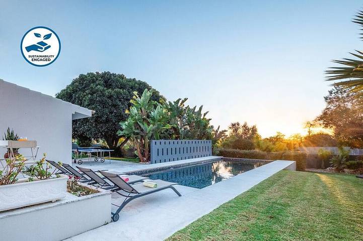 Villa for 10 people, with garden and terrace in Alvor